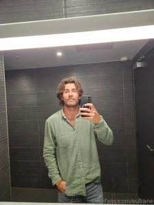 Do i look good with clothes on