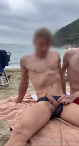 A quick handjob at the beach full face sebastiancoxxx