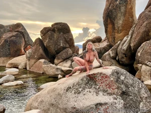 In case you were wondering what a motherfucking siren looks like