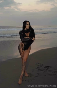 Bought myself a beautiful new swimsuit to go to the beach and shine