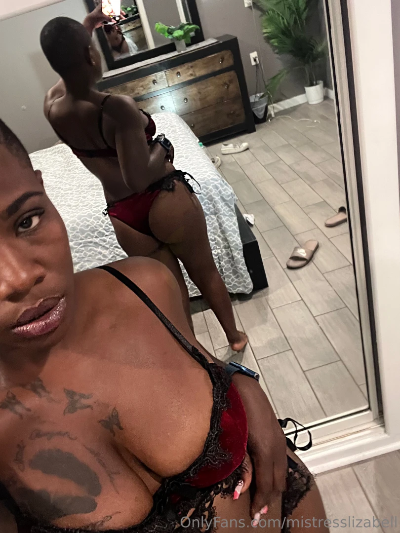 I look absolutely edible in this new lingerie set a gooning boi got 