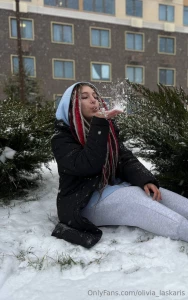 I want you to know that i m never leaving cause i m mrs snow til death