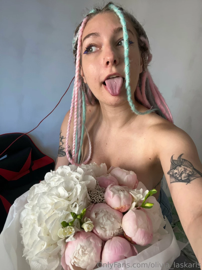 They say that girls are like flowers in their souls hehe it seems to 