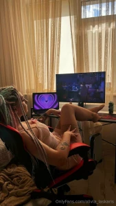 I heard that men are turned on by girls who love video games hmm what