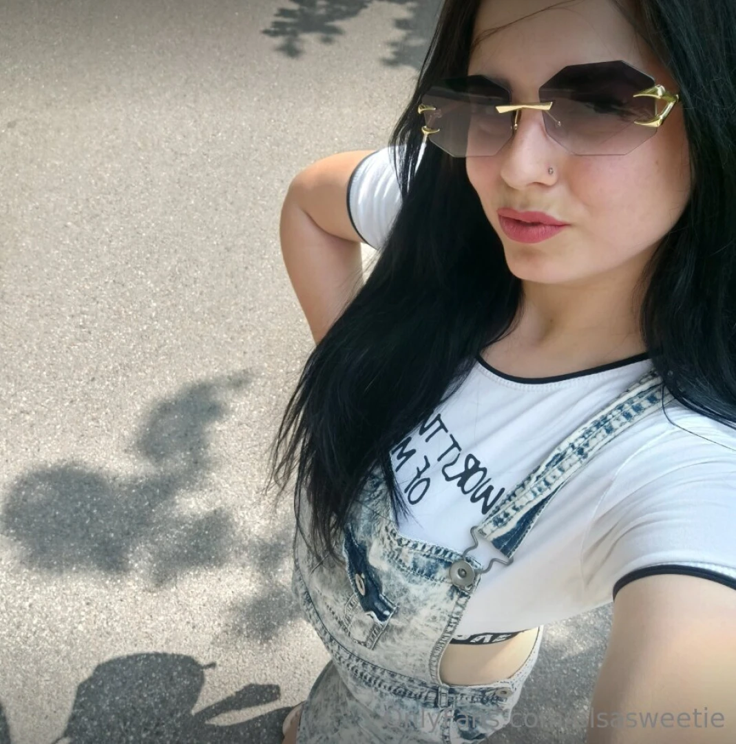 Femdom queen emily_wealthy v i d e o c a l l she enjoys to be dominant part 12 