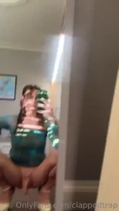 My legs are so strooooong please be warned that the lighting in this