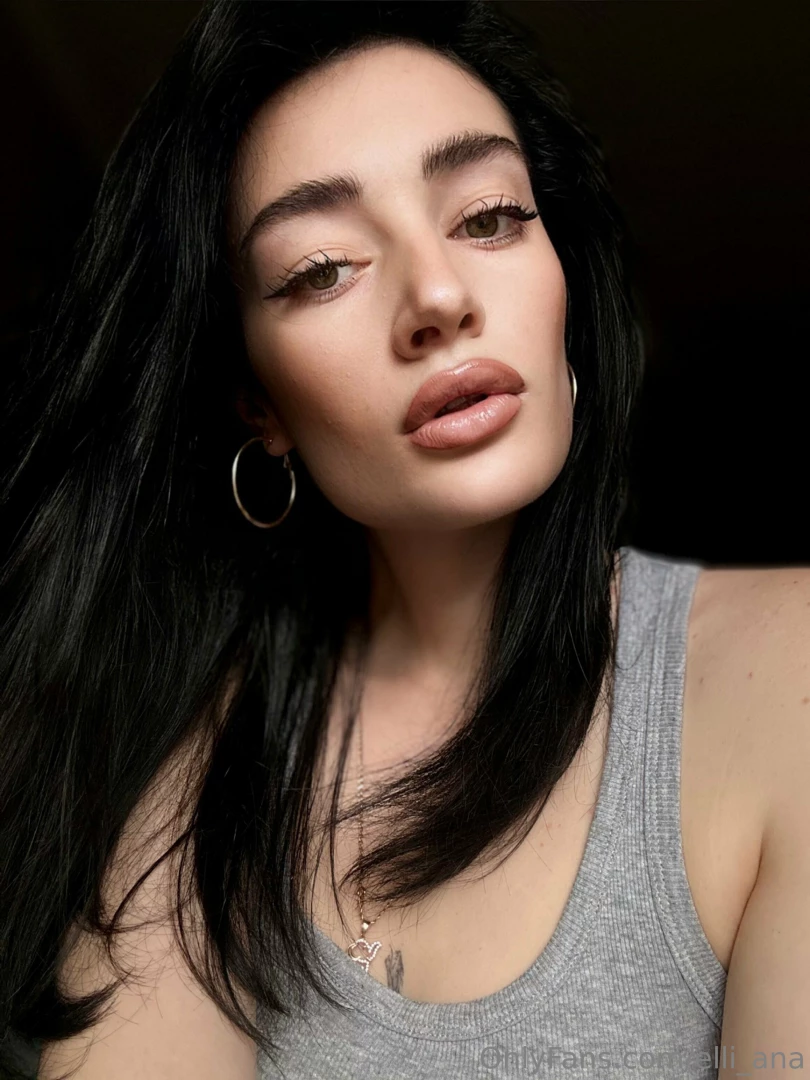 Feeling extra flirty for my subscribers 