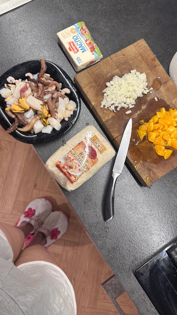 And here it is my almost perfect evening i cook my favorite food with part 1 