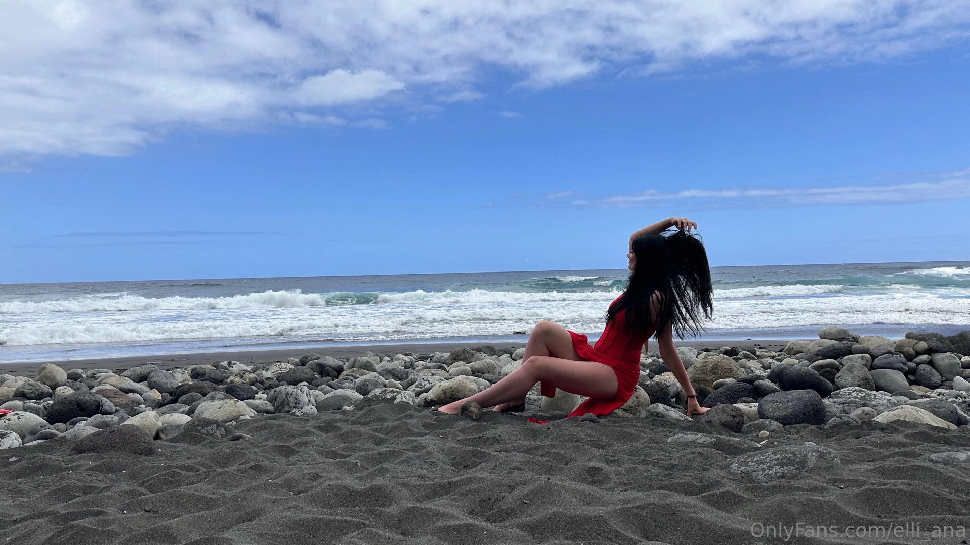 elli_ana1 - Beach with black squeak and me in a red dress part 1 