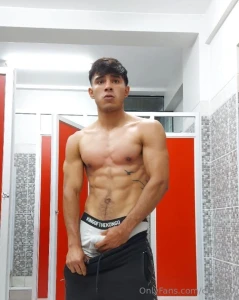 Are you looking for a fat veiny cock and a nice ass too big_eze23 is part 11