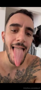 Look at my tongue how long it is video moving the tongue in all ways