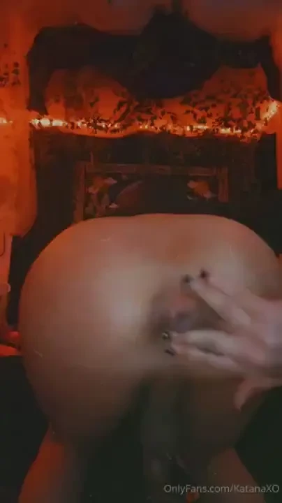 Rubbing oil all over my fat doughnut 