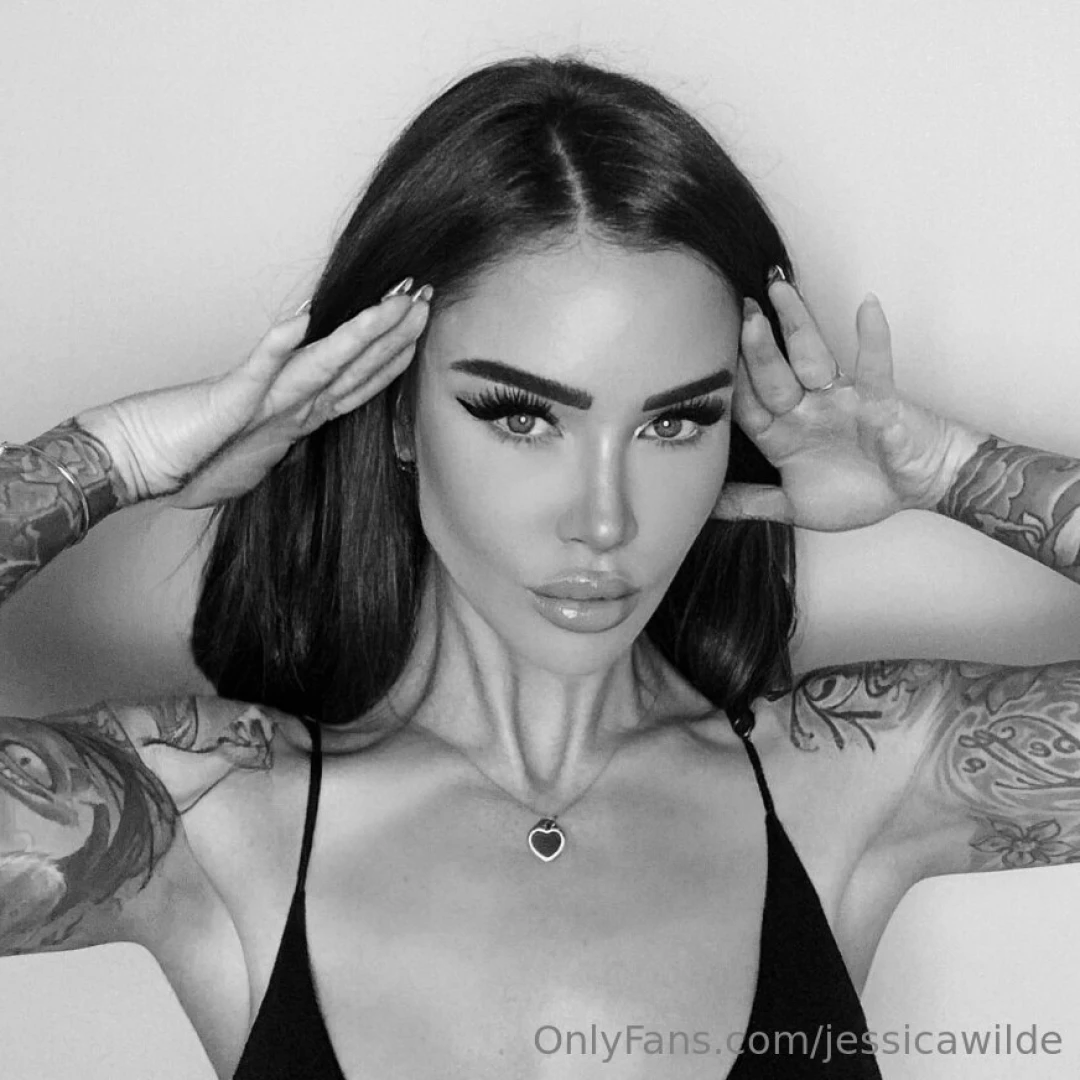 See you at my live tonight its honestly my favourite day of the week 