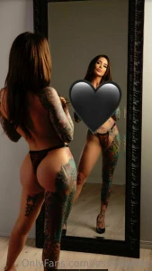 Wanna see me move the emoji and my hands out of the way well check