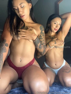 Lilbabymica lilbabymica nbsp these sexy twins are live right now part 1