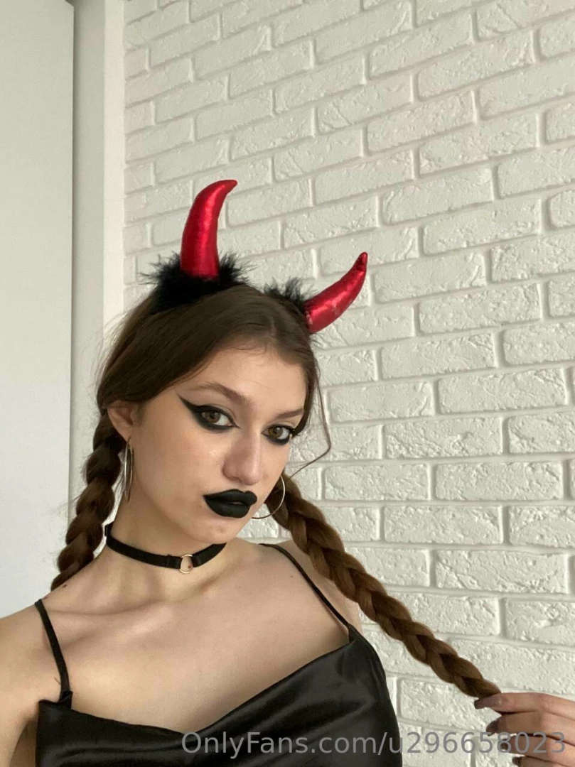 I m little demon queen but you can call me mommy 