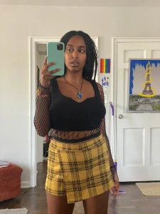 I know something that ll make your monday better psst i take it off