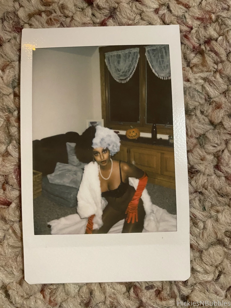 Hey guys some sexy halloween pics getting posted tonight are you 