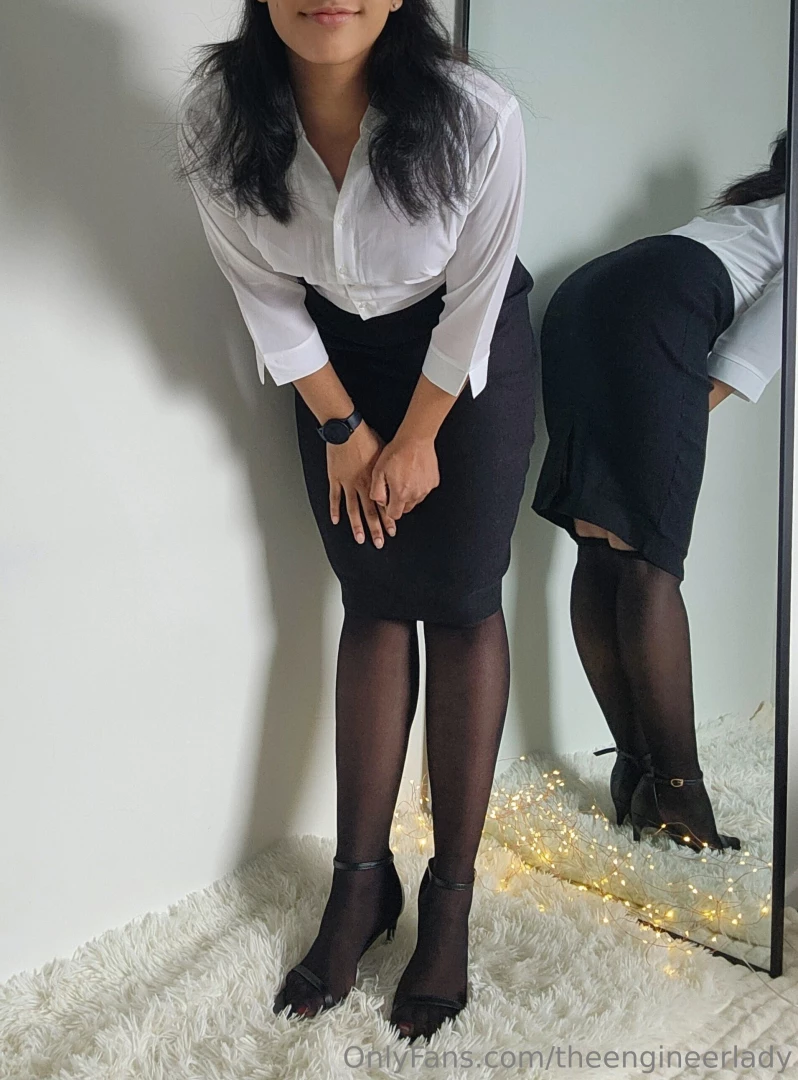 Do you like my office outfit full video where i take off that skirt 
