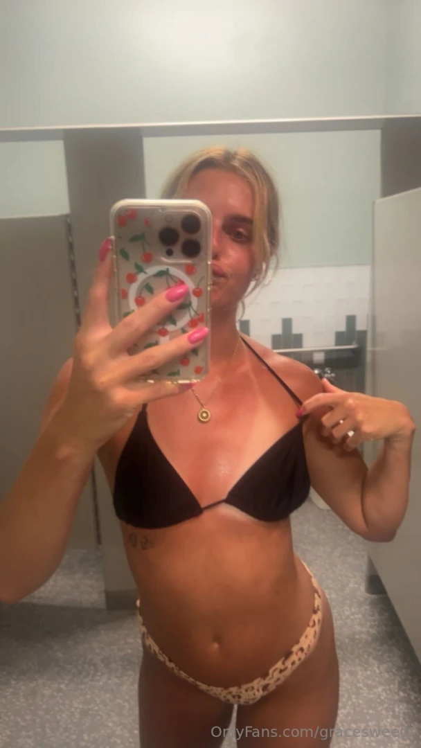 Don t scroll too fast you might miss a little peek 