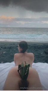 Wanna have fun with me by the beach