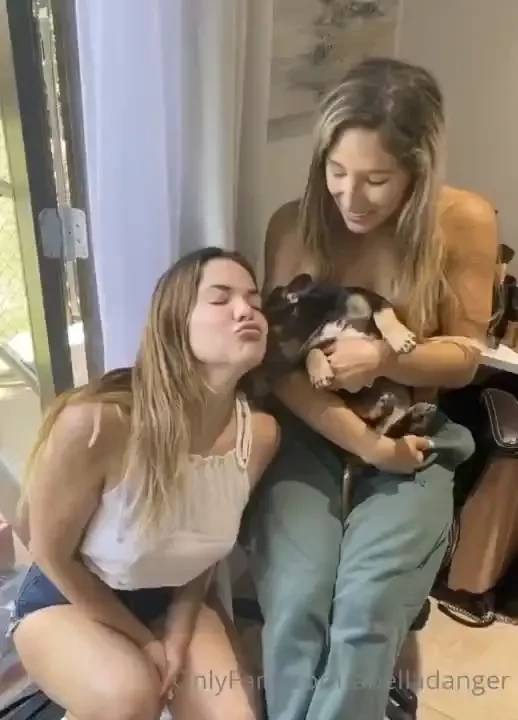 Lucky dog i wish it was my tongue in your mouth https onlyfans com 