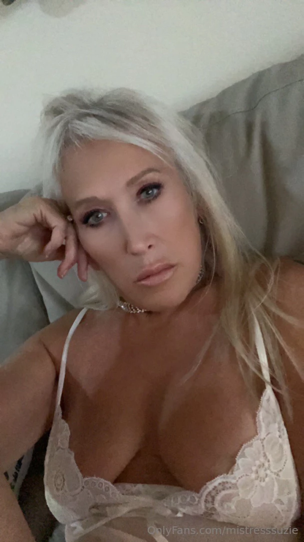 I woke up horny babe shall we make each other cum today 