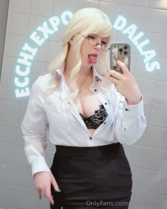 One panel down one more to go having so much fun already with everyone