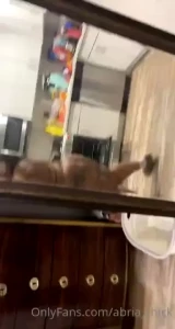 Walked past the mirror like hold tf on