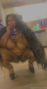 Merry christmas i love you guys so much message me for the sexy video