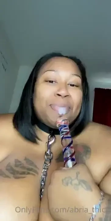 Playing wit a glass dick 