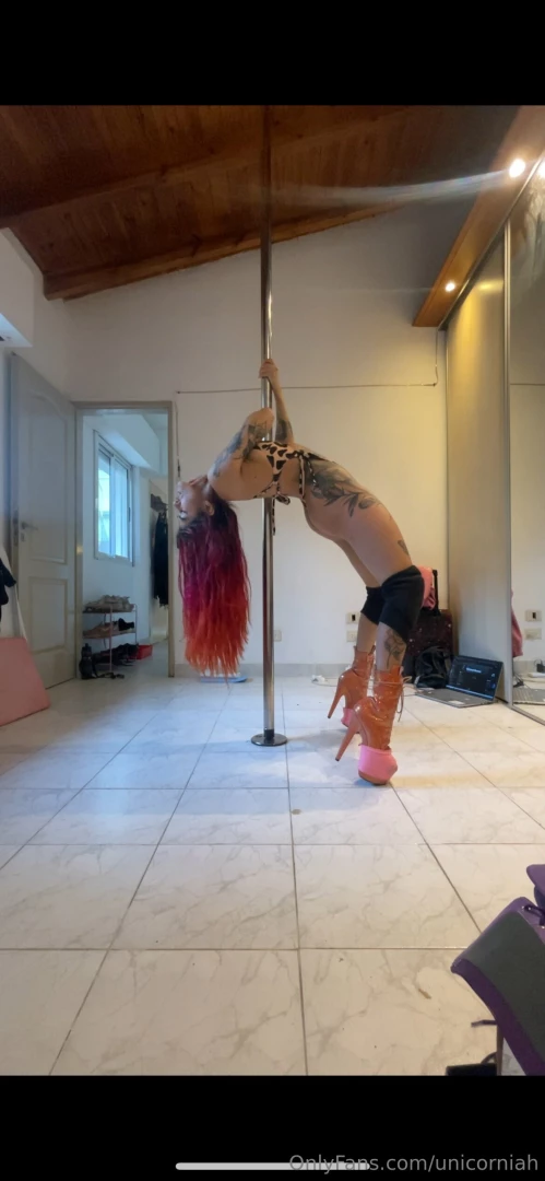 unicorniah1 - Enjoy my pole dancing baby steps 