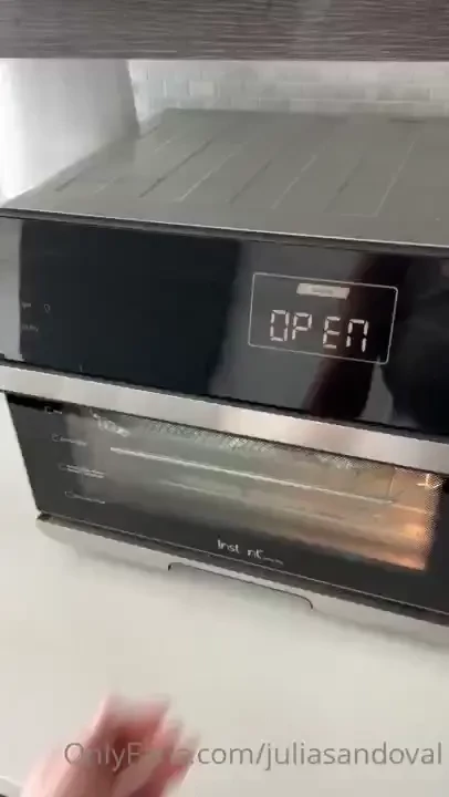 Lunch lol wifey material i know happy friday 