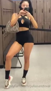 Hi from the gym send me a dm i m about to shoot content