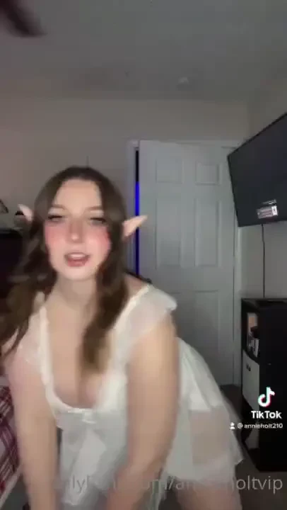 Happy saturday someone mentioned we needed more fairy content i will 