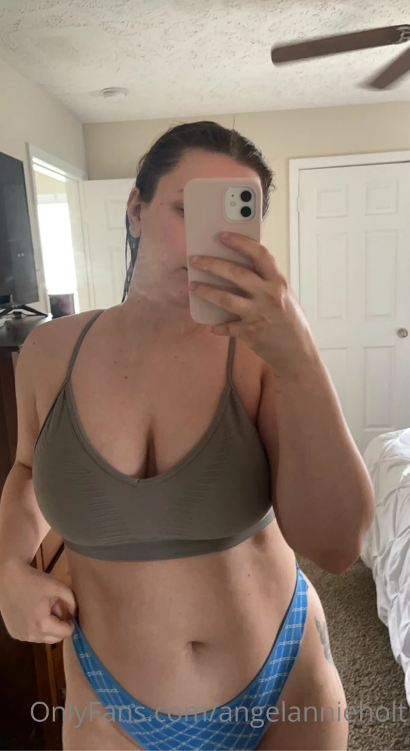 Just washed off my self tanner who wants to see me playing with my 