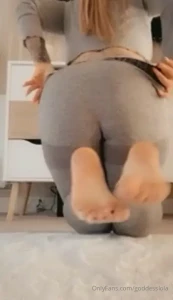 Ass worship in gym leggings for ass addicts and ass sniffers - come part 3