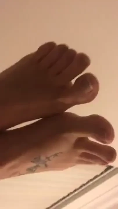 Lick in between every toes feet sweatyfeet toes soles footfetish 