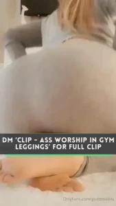 Ass worship in gym leggings for ass addicts and ass sniffers - come part 1
