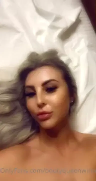 Omgg my bestie said she will twerk on a yacht full nude and create 