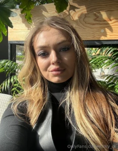 Caught a glimpse of my inner glow as i struck a pose for a mesmerizing