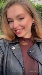 What are u looking for in a woman write your answer here