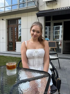 I m in such a bright mood i want to float like a butterfly and radiate