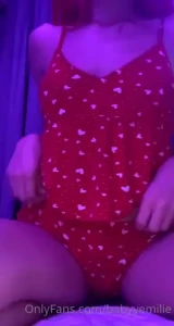 Petit striptease disponible