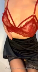 J ai tourn une vid o de 8 minutes je me d shabille je me fait du bien