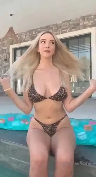 Alissaquinn is the horniest girl on onlyfans i m sure she will love to part 32 