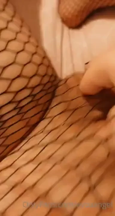 I m obsessed with how i look in fishnets part 2 