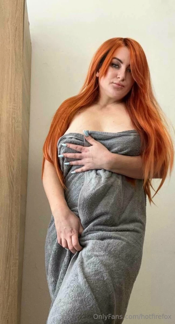 Oops this towel is definitely falling can you help me catch him or is 