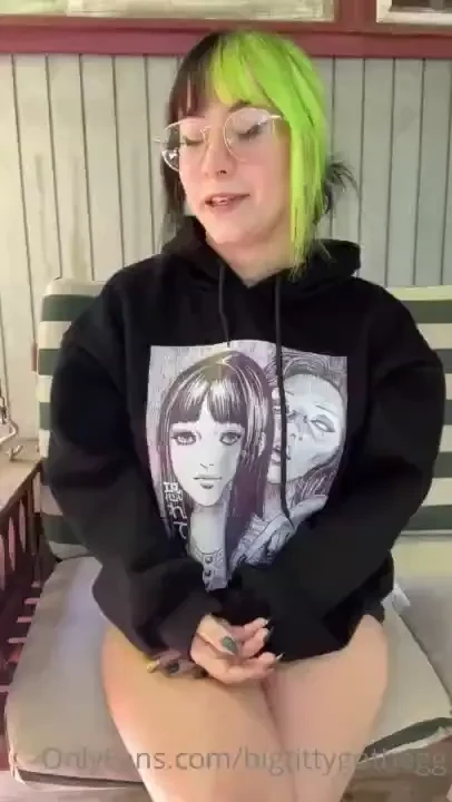 Just a bit of talking about future plans and such love you guys 