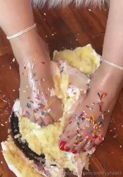 Smashing cake with these pretty ass feet for my birthday 